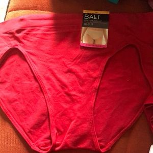 BALI ONE SMOOTH U HI-CUT BRIEF L/7 2362